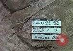 Standbild Evakuierung von Verletzten Vietnam, 1965, aus Sekunde 4 historischem Filmmaterial Videoclip 65675070291