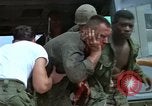 Standbild Evakuierung von Verletzten Vietnam, 1965, aus Sekunde 11 historischem Filmmaterial Videoclip 65675070291