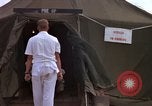 Image d'évacuation des blessés Vietnam, 1965, de la seconde 24 séquences d'archives historiques vidéo 65675070292