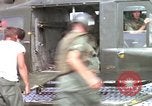 Image d'évacuation des blessés Vietnam, 1965, de la seconde 35 séquences d'archives historiques vidéo 65675070292