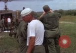 Image d'évacuation des blessés Vietnam, 1965, de la seconde 15 séquences d'archives historiques vidéo 65675070293