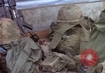 Image d'évacuation des blessés Vietnam, 1965, de la seconde 44 séquences d'archives historiques vidéo 65675070293
