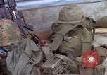 Image d'évacuation des blessés Vietnam, 1965, de la seconde 45 séquences d'archives historiques vidéo 65675070293
