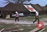 Standbild Evakuierung von Verletzten Vietnam, 1965, aus Sekunde 7 historischem Filmmaterial Videoclip 65675070294