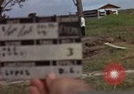 Standbild Evakuierung von Verletzten Vietnam, 1965, aus Sekunde 3 historischem Filmmaterial Videoclip 65675070296