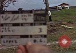 Standbild Evakuierung von Verletzten Vietnam, 1965, aus Sekunde 4 historischem Filmmaterial Videoclip 65675070296
