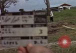 Standbild Evakuierung von Verletzten Vietnam, 1965, aus Sekunde 5 historischem Filmmaterial Videoclip 65675070296