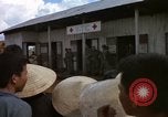 Standbild vietnamesischen Dorfbewohner Vietnam, 1965, aus Sekunde 11 historischem Filmmaterial Videoclip 65675070297