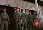 Standbild vietnamesischen Dorfbewohner Vietnam, 1965, aus Sekunde 14 historischem Filmmaterial Videoclip 65675070297