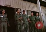 Standbild vietnamesischen Dorfbewohner Vietnam, 1965, aus Sekunde 17 historischem Filmmaterial Videoclip 65675070297
