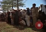Standbild vietnamesischen Dorfbewohner Vietnam, 1965, aus Sekunde 59 historischem Filmmaterial Videoclip 65675070297