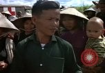 Standbild vietnamesischen Dorfbewohner Vietnam, 1965, aus Sekunde 10 historischem Filmmaterial Videoclip 65675070298