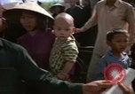 Standbild vietnamesischen Dorfbewohner Vietnam, 1965, aus Sekunde 11 historischem Filmmaterial Videoclip 65675070298