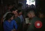 Standbild vietnamesischen Dorfbewohner Vietnam, 1965, aus Sekunde 14 historischem Filmmaterial Videoclip 65675070298
