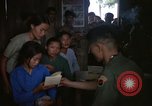 Standbild vietnamesischen Dorfbewohner Vietnam, 1965, aus Sekunde 17 historischem Filmmaterial Videoclip 65675070298