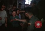 Standbild vietnamesischen Dorfbewohner Vietnam, 1965, aus Sekunde 22 historischem Filmmaterial Videoclip 65675070298