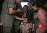 Standbild vietnamesischen Dorfbewohner Vietnam, 1965, aus Sekunde 26 historischem Filmmaterial Videoclip 65675070298