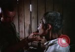 Standbild vietnamesischen Dorfbewohner Vietnam, 1965, aus Sekunde 61 historischem Filmmaterial Videoclip 65675070298