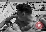 Standbild Strand Libyen, 1954, aus Sekunde 44 historischem Filmmaterial Videoclip 65675070301