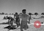 Standbild Strand Libyen, 1954, aus Sekunde 56 historischem Filmmaterial Videoclip 65675070301