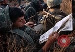 Image les soldats de l'armée américaine reposant et en patrouille au Vietnam le Vietnam du Sud, 1967, de la seconde 57 séquences d'archives historiques vidéo 65675070315