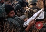 Image les soldats de l'armée américaine reposant et en patrouille au Vietnam le Vietnam du Sud, 1967, de la seconde 59 séquences d'archives historiques vidéo 65675070315