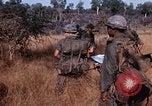 Standbild amerikanische Soldaten South Vietnam, 1967, aus Sekunde 14 historischem Filmmaterial Videoclip 65675070316