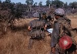 Standbild amerikanische Soldaten South Vietnam, 1967, aus Sekunde 17 historischem Filmmaterial Videoclip 65675070316