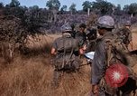 Standbild amerikanische Soldaten South Vietnam, 1967, aus Sekunde 21 historischem Filmmaterial Videoclip 65675070316