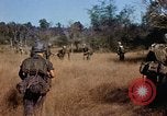 Standbild amerikanische Soldaten South Vietnam, 1967, aus Sekunde 34 historischem Filmmaterial Videoclip 65675070316