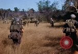 Standbild amerikanische Soldaten South Vietnam, 1967, aus Sekunde 35 historischem Filmmaterial Videoclip 65675070316