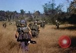 Standbild amerikanische Soldaten South Vietnam, 1967, aus Sekunde 39 historischem Filmmaterial Videoclip 65675070316