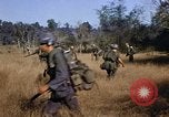 Standbild amerikanische Soldaten South Vietnam, 1967, aus Sekunde 43 historischem Filmmaterial Videoclip 65675070316