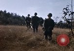 Standbild amerikanische Soldaten South Vietnam, 1967, aus Sekunde 47 historischem Filmmaterial Videoclip 65675070316