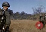 Standbild amerikanische Soldaten South Vietnam, 1967, aus Sekunde 55 historischem Filmmaterial Videoclip 65675070316