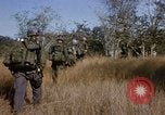 Standbild amerikanische Soldaten South Vietnam, 1967, aus Sekunde 58 historischem Filmmaterial Videoclip 65675070316