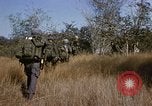 Standbild amerikanische Soldaten South Vietnam, 1967, aus Sekunde 59 historischem Filmmaterial Videoclip 65675070316