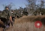 Standbild amerikanische Soldaten South Vietnam, 1967, aus Sekunde 61 historischem Filmmaterial Videoclip 65675070316