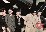 Image les aviateurs américains échappé de Swiss internement Annecy France, 1944, de la seconde 4 séquences d'archives historiques vidéo 65675070351