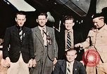 Image les aviateurs américains échappé de Swiss internement Annecy France, 1944, de la seconde 17 séquences d'archives historiques vidéo 65675070351