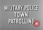 Standbild Militärpolizei United States USA, 1944, aus Sekunde 25 historischem Filmmaterial Videoclip 65675070362