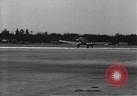 Image Howard Hughes arrivant à la gare Union Air Terminal Los Angeles California USA, 1936, de la seconde 13 séquences d'archives historiques vidéo 65675070377