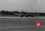 Image Howard Hughes arrivant à la gare Union Air Terminal Los Angeles California USA, 1936, de la seconde 24 séquences d'archives historiques vidéo 65675070377