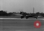 Image Howard Hughes arrivant à la gare Union Air Terminal Los Angeles California USA, 1936, de la seconde 26 séquences d'archives historiques vidéo 65675070377
