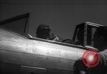 Image Howard Hughes arrivant à la gare Union Air Terminal Los Angeles California USA, 1936, de la seconde 36 séquences d'archives historiques vidéo 65675070377