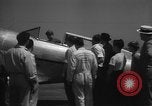 Image Howard Hughes arrivant à la gare Union Air Terminal Los Angeles California USA, 1936, de la seconde 55 séquences d'archives historiques vidéo 65675070377