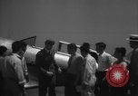 Image Howard Hughes arrivant à la gare Union Air Terminal Los Angeles California USA, 1936, de la seconde 62 séquences d'archives historiques vidéo 65675070377