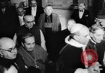 Standbild Papst Pius XII Besucht die alte Schule Rom Italien, 1957, aus Sekunde 21 historischem Filmmaterial Videoclip 65675070383
