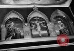 Standbild Papst Pius XII Besucht die alte Schule Rom Italien, 1957, aus Sekunde 33 historischem Filmmaterial Videoclip 65675070383