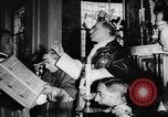 Standbild Papst Pius XII Besucht die alte Schule Rom Italien, 1957, aus Sekunde 38 historischem Filmmaterial Videoclip 65675070383